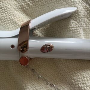 T3 White Curling Iron with Rose Gold Accents